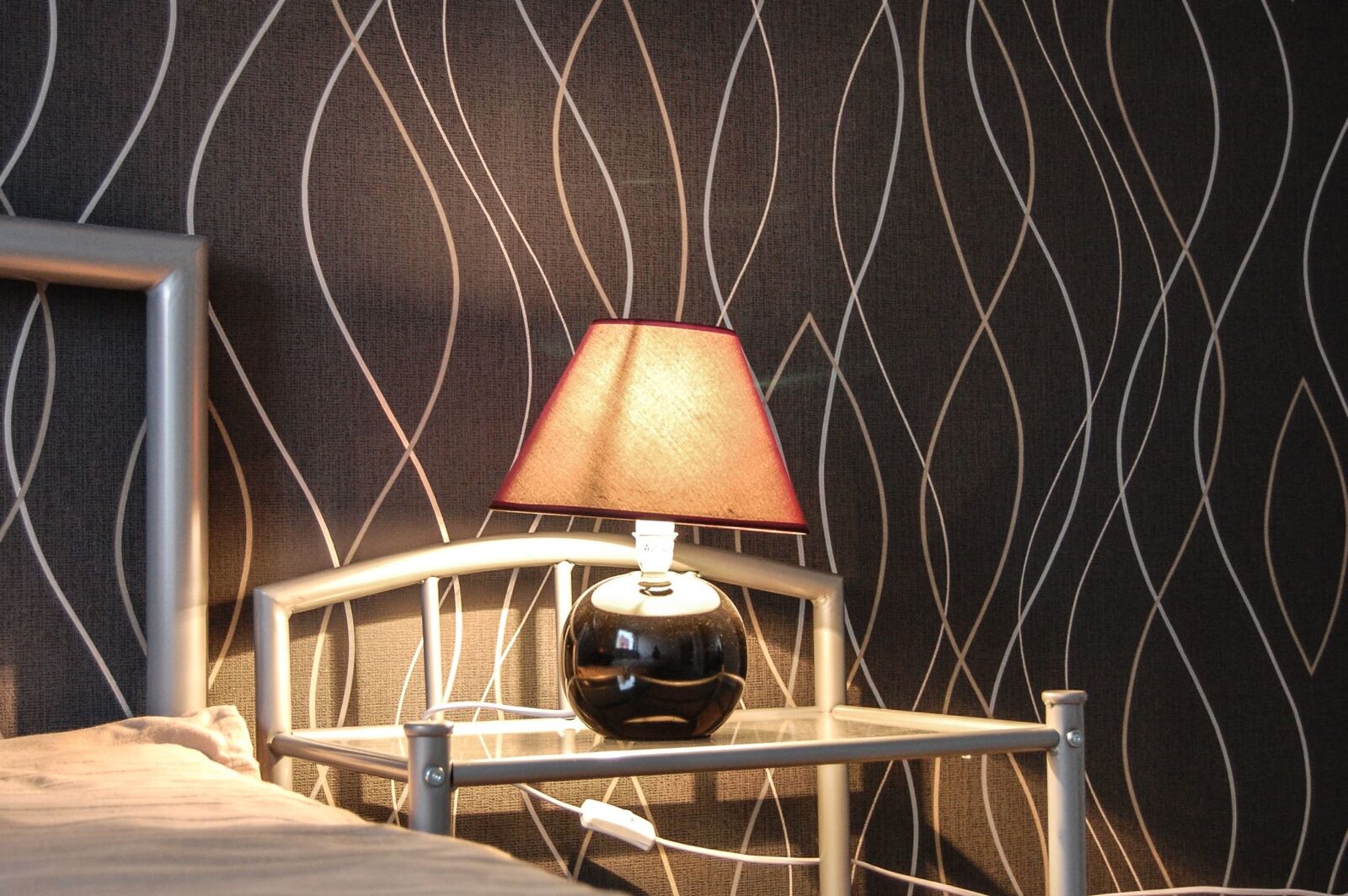 Nikon D40 sample photo. Lamp, light, bedroom, bed photography