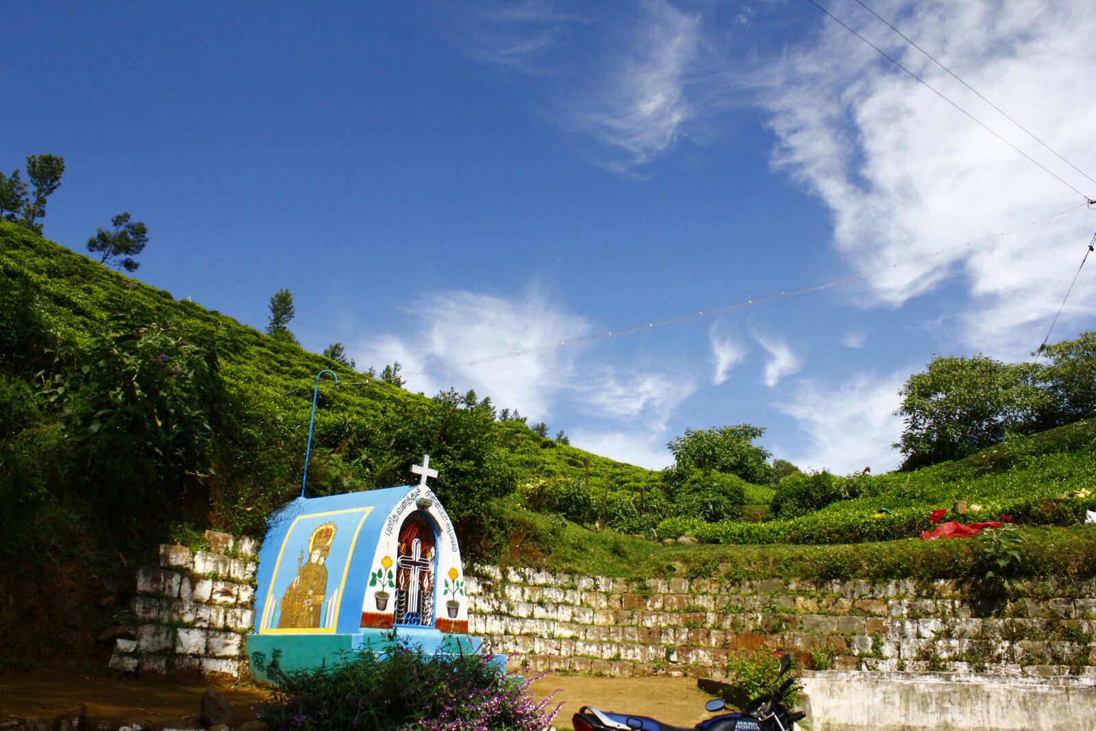 Canon EOS 550D (EOS Rebel T2i / EOS Kiss X4) sample photo. India, temple, tribal photography