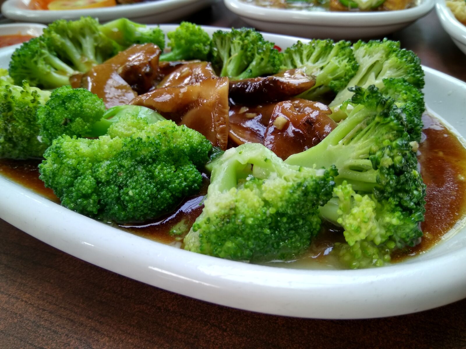 Xiaomi MI MAX sample photo. Brocolli, mushroom, soup photography