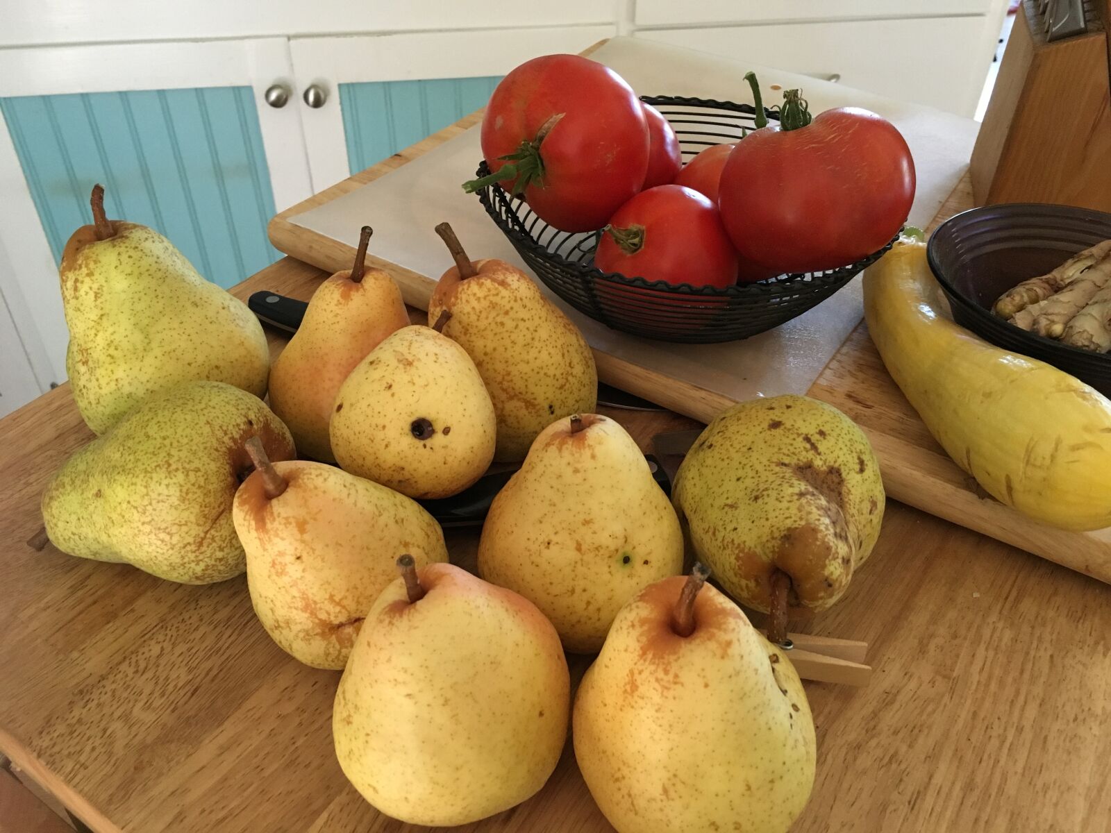 Apple iPhone 6s sample photo. Fresh, food, pears, summer photography