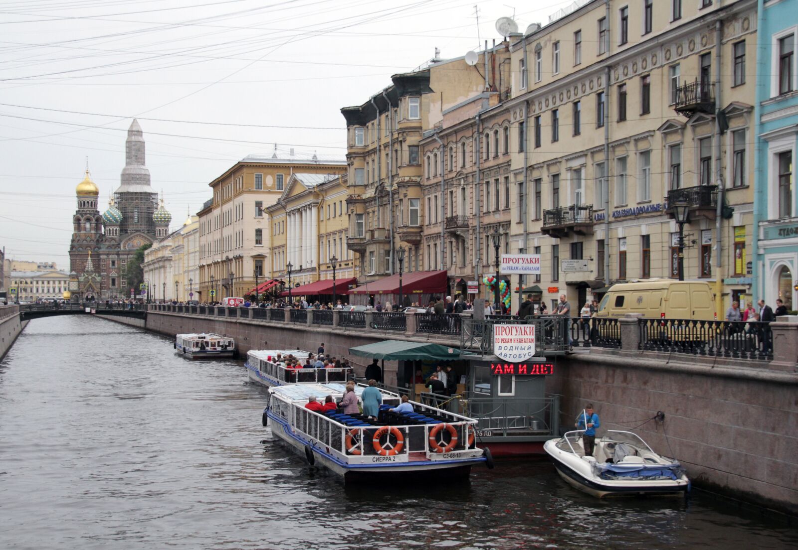 Canon EOS 7D sample photo. St petersburg, river, cruise photography