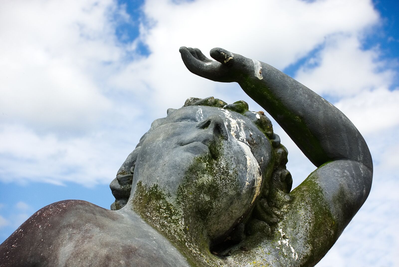 Sony DSC-RX100M5 sample photo. Statue, misfortune, bad photography