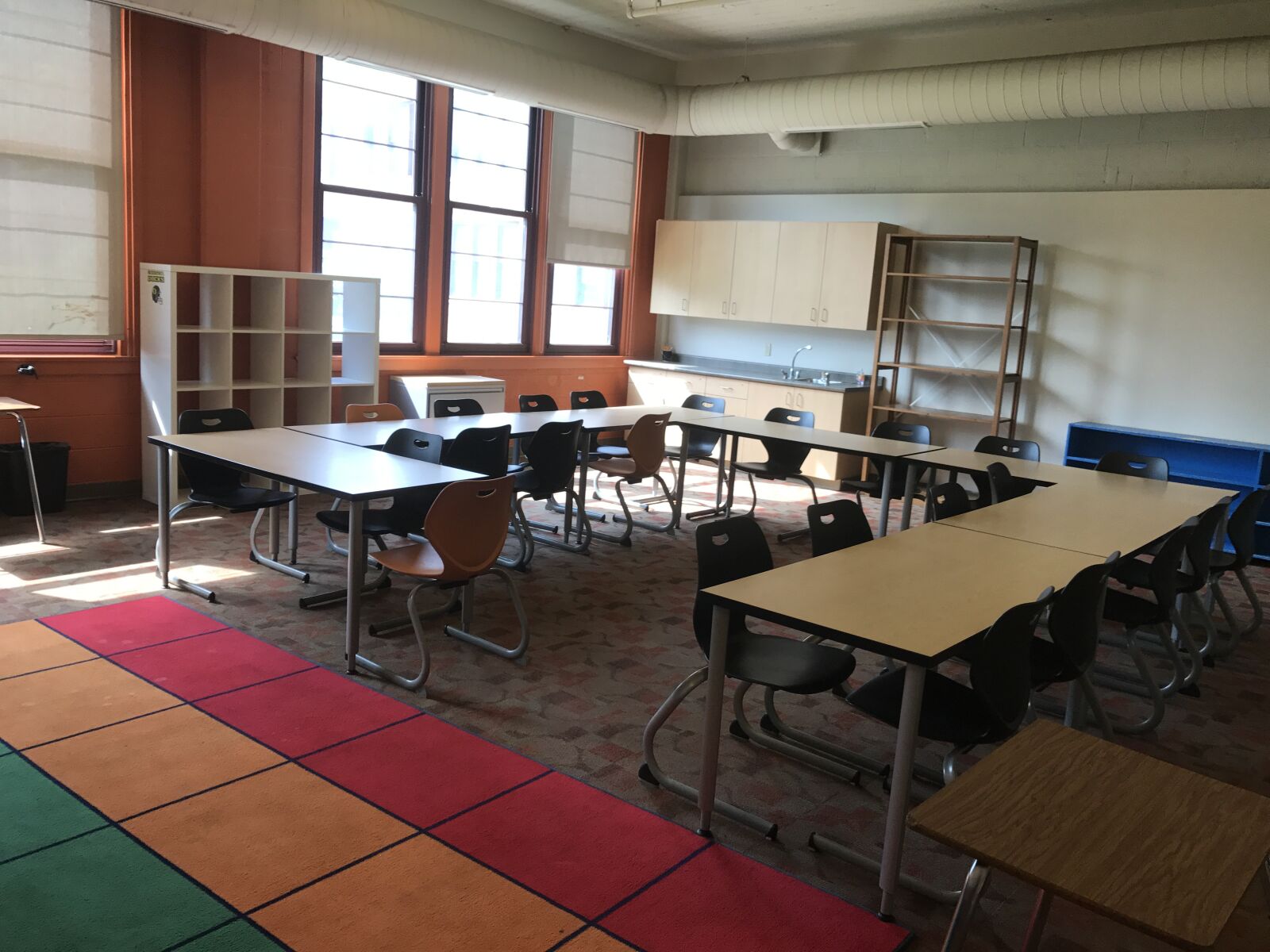 iPhone 7 back camera 3.99mm f/1.8 sample photo. Elementary, classroom, empty photography