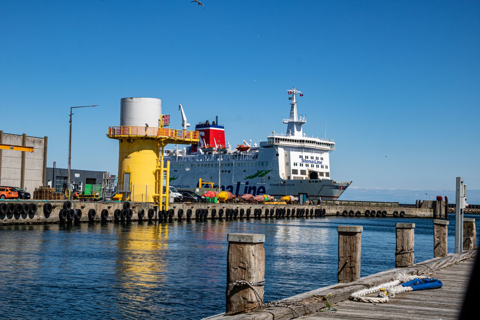 Canon EOS 750D (EOS Rebel T6i / EOS Kiss X8i) sample photo. Ship, ferry, port photography