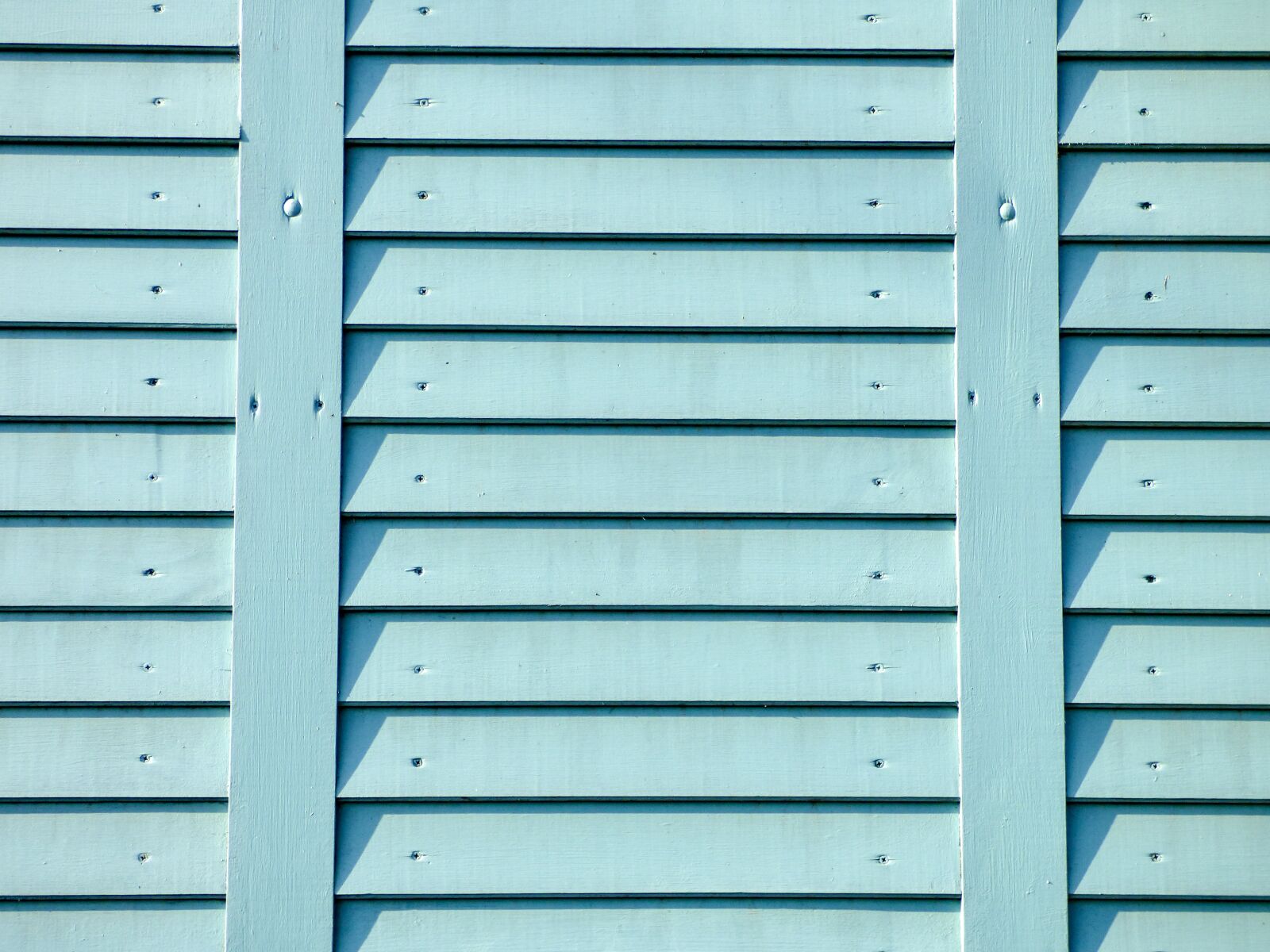 Panasonic DMC-FZ72 sample photo. Background, wood, light blue photography