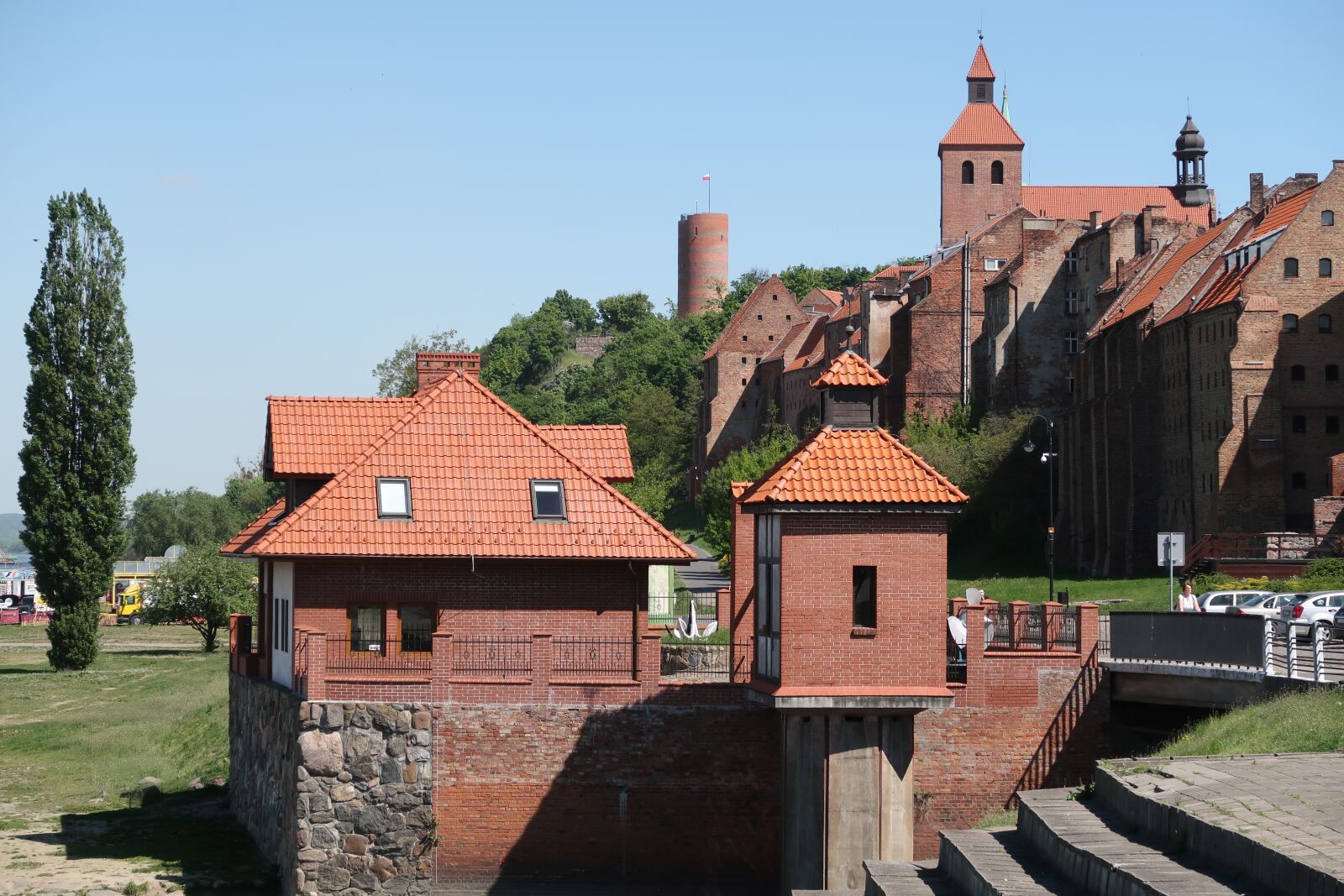 Canon PowerShot G7 X Mark II sample photo. Town, old city, towers photography
