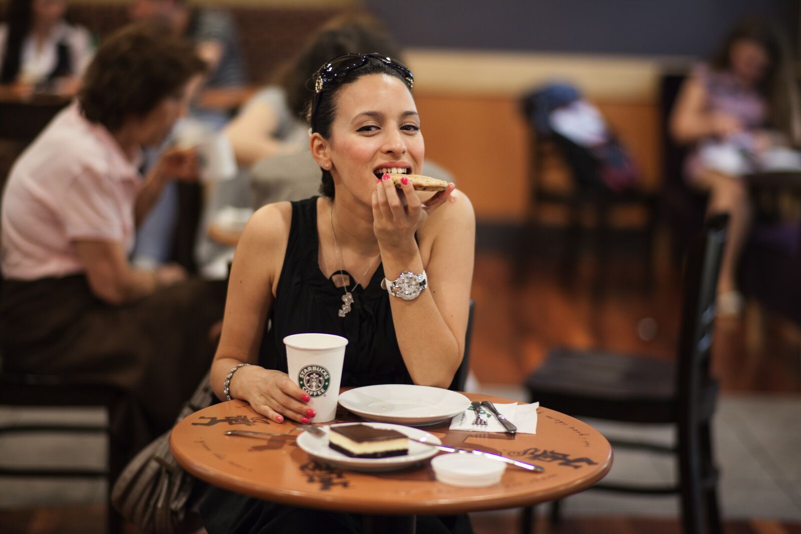 ZEISS Planar T* 85mm F1.4 sample photo. Woman, model, food photography