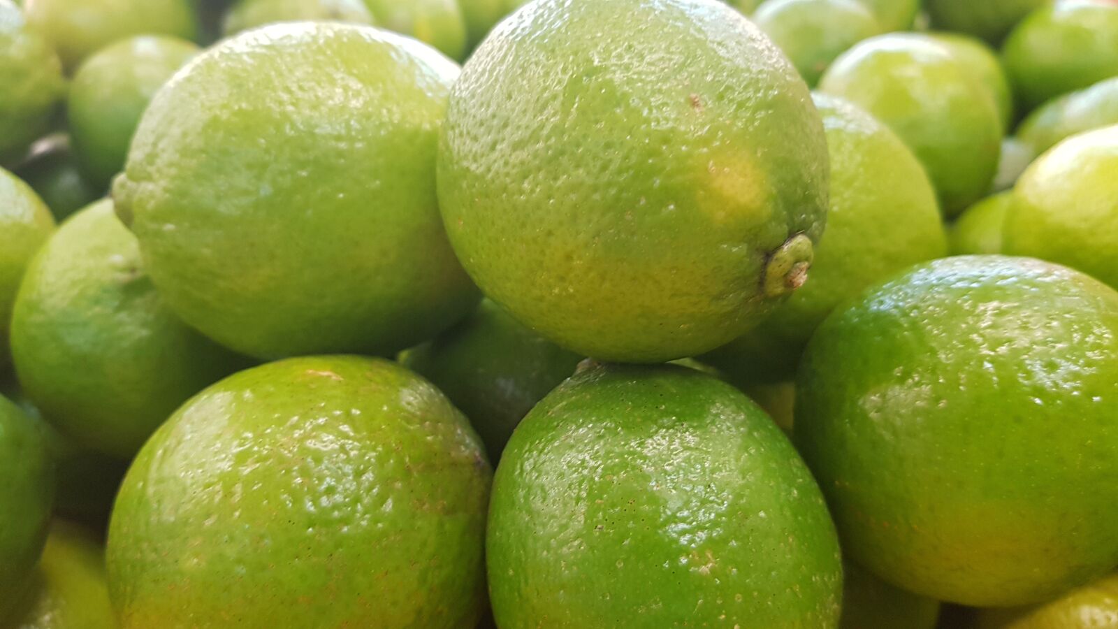 Samsung Galaxy S8+ sample photo. Fruit, lemon, green photography