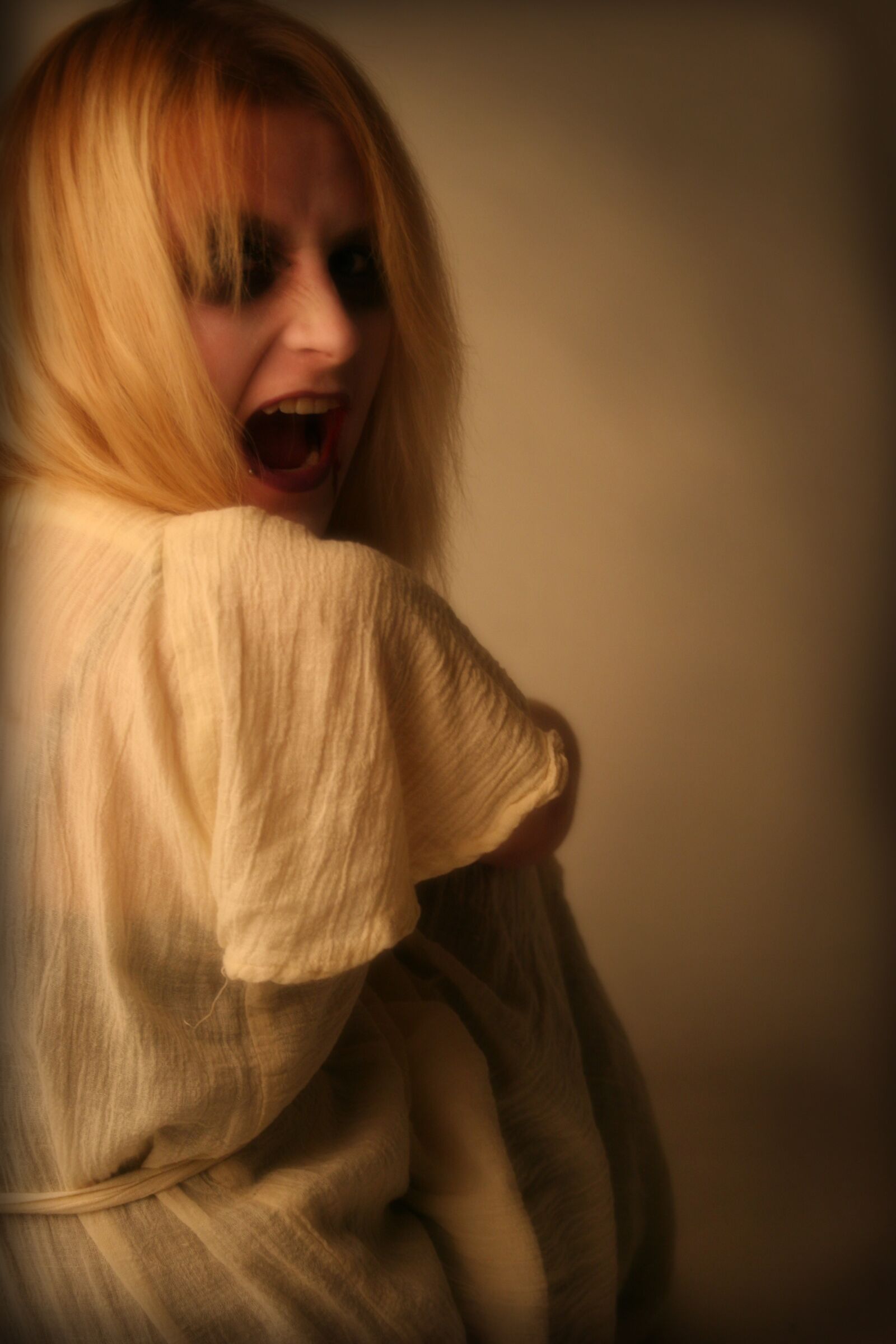 Canon EOS 20D sample photo. Mirror, scary, make-up photography