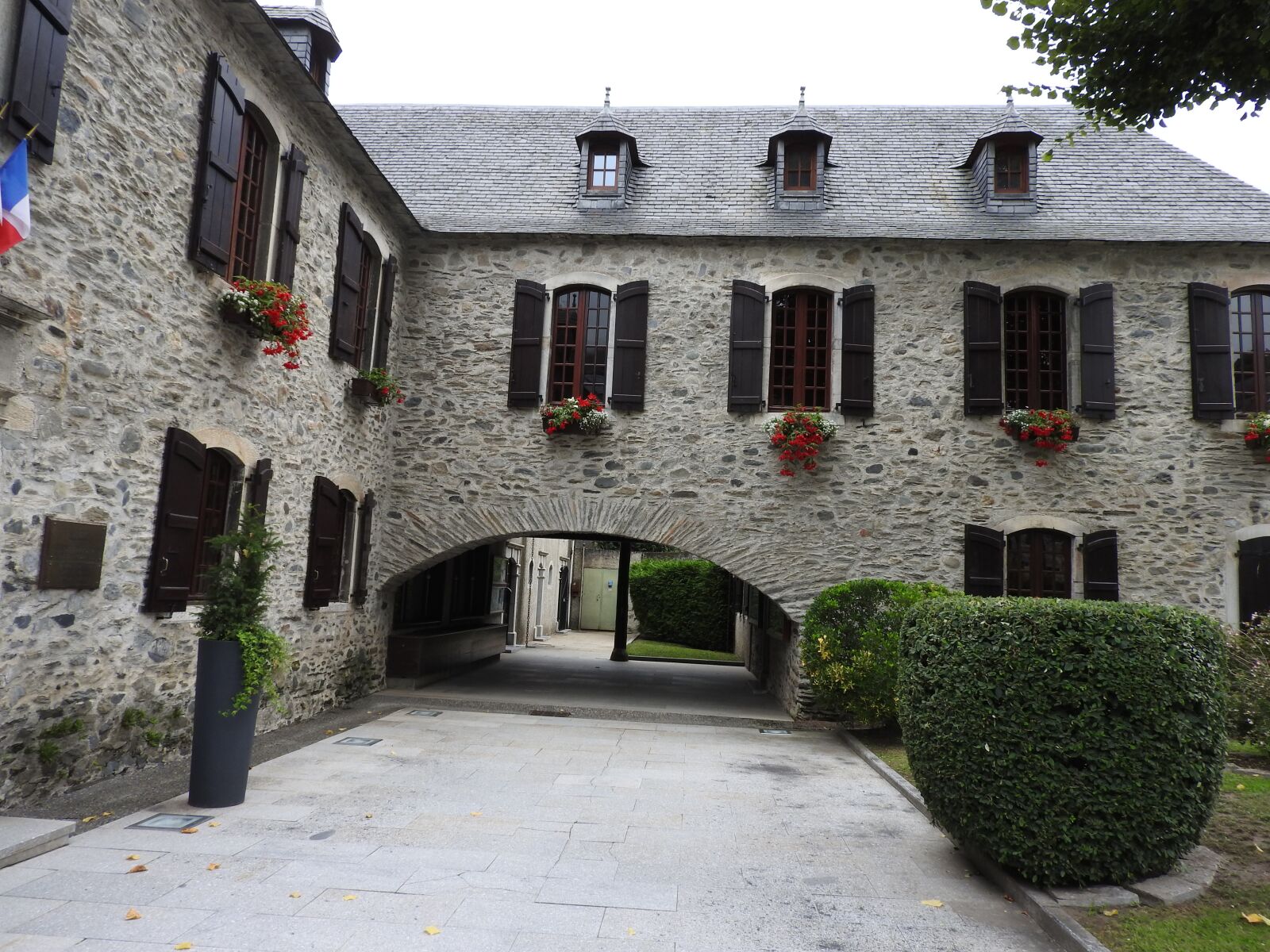 Nikon Coolpix P610 sample photo. Poret, st lary, the photography