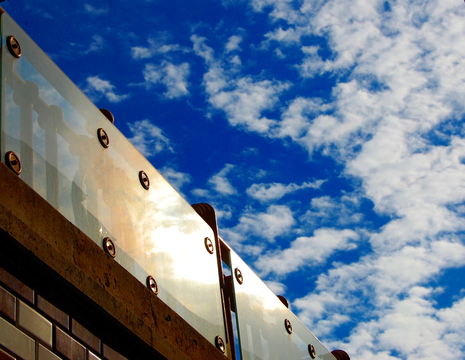 Nikon D40 sample photo. Perspective, clouds, blue sky photography