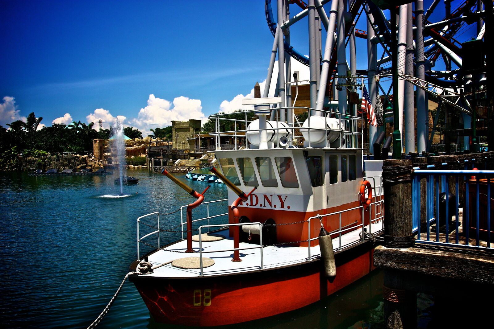Canon EOS 450D (EOS Rebel XSi / EOS Kiss X2) sample photo. Singapore, universal studios singapore photography