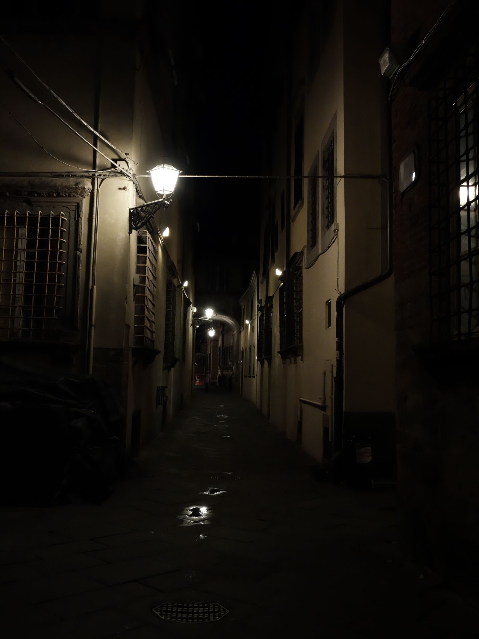 Fujifilm X30 sample photo. Street dark, italy, lane photography