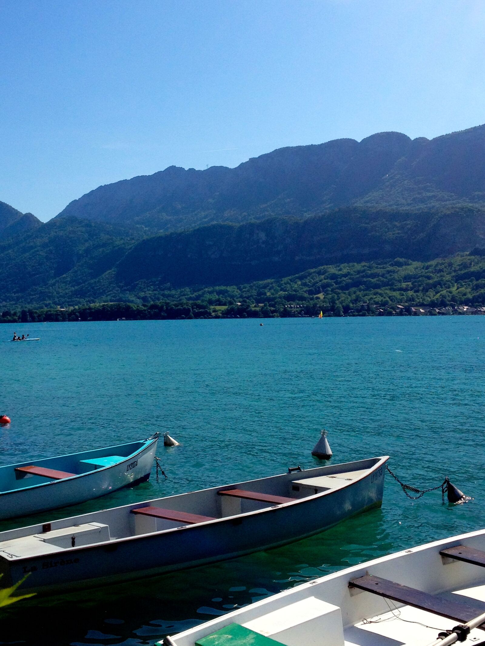 Apple iPhone 4S sample photo. Lake, annecy, boat photography