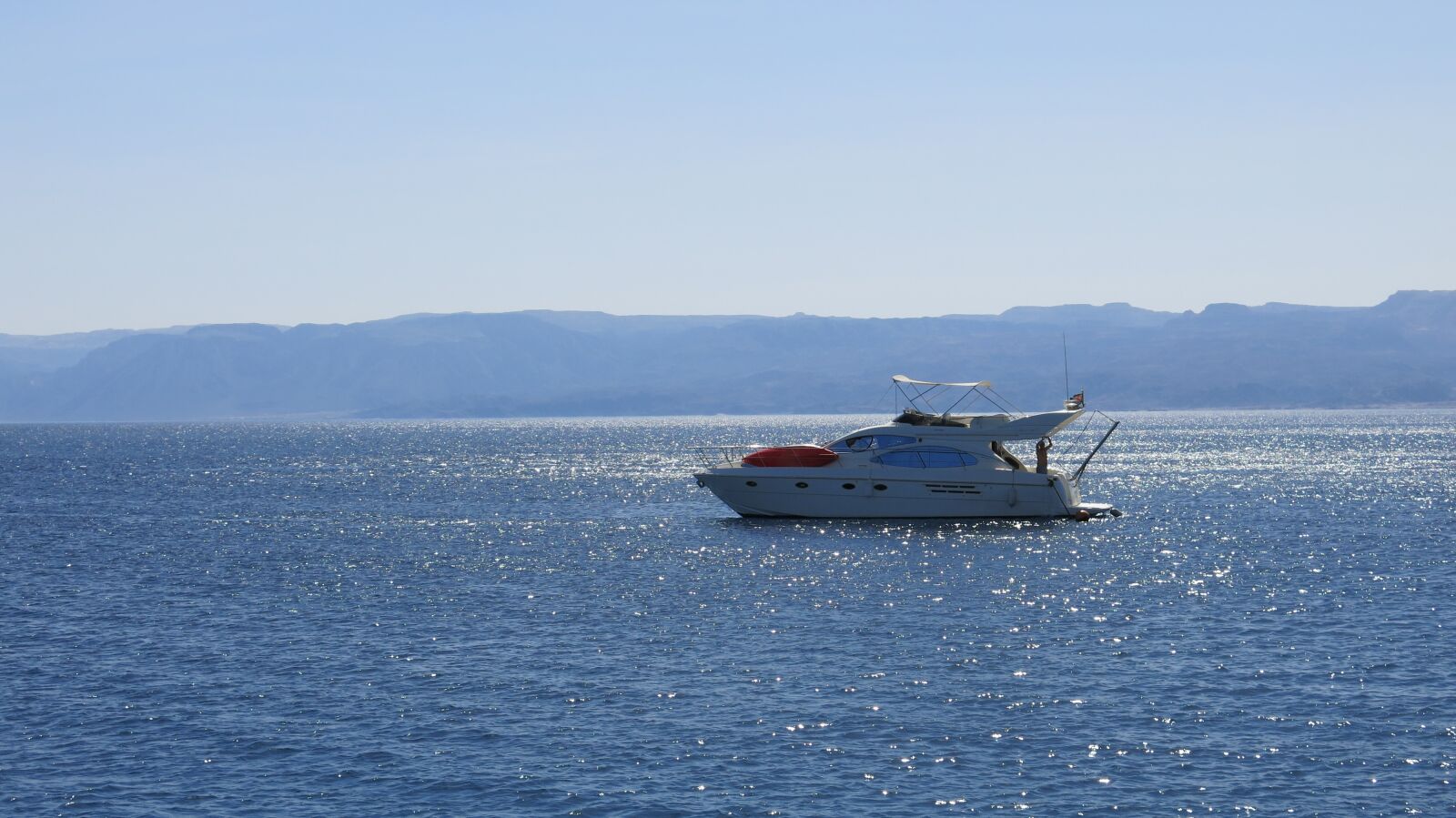 Canon PowerShot G15 sample photo. Redsea, blue, sea photography