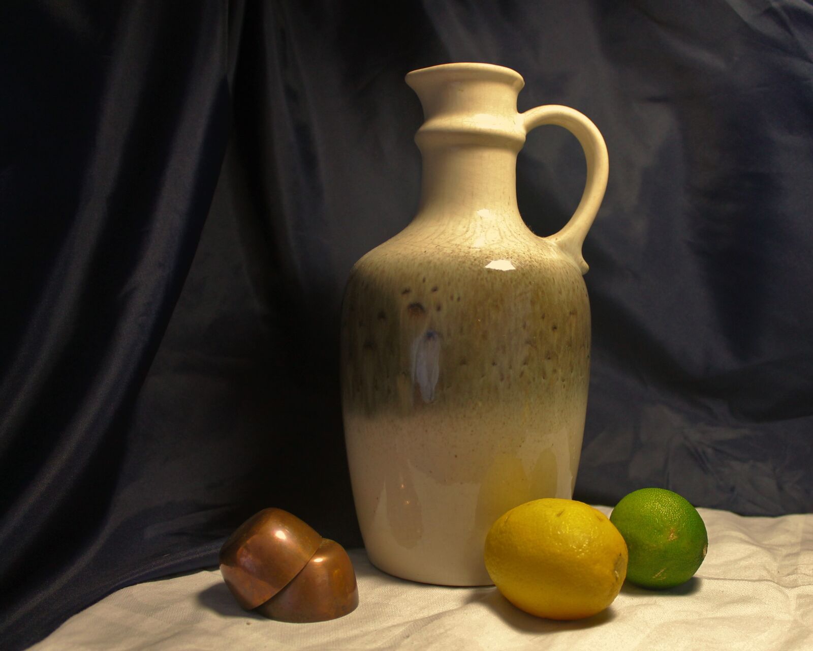 Canon EOS 1100D (EOS Rebel T3 / EOS Kiss X50) sample photo. Still life, jug and photography