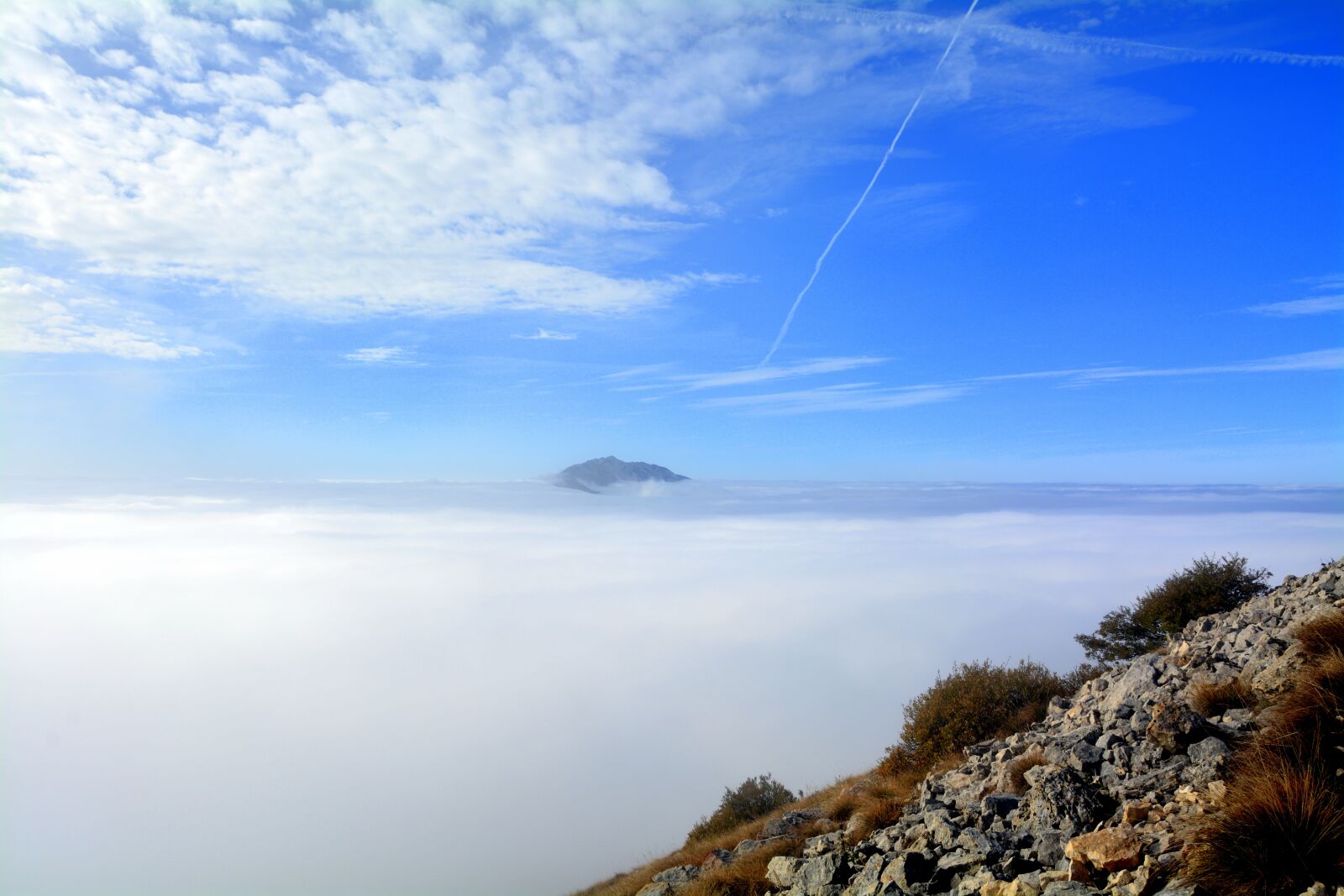Nikon D7100 sample photo. Mountain, fog, clouds photography