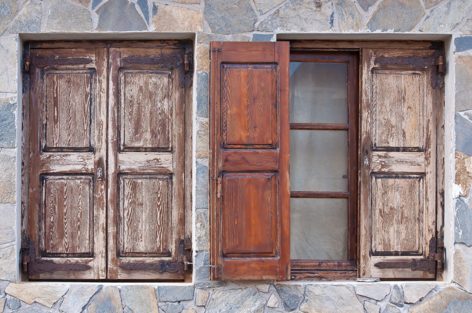 Nikon D90 sample photo. Window, stone wall, house photography
