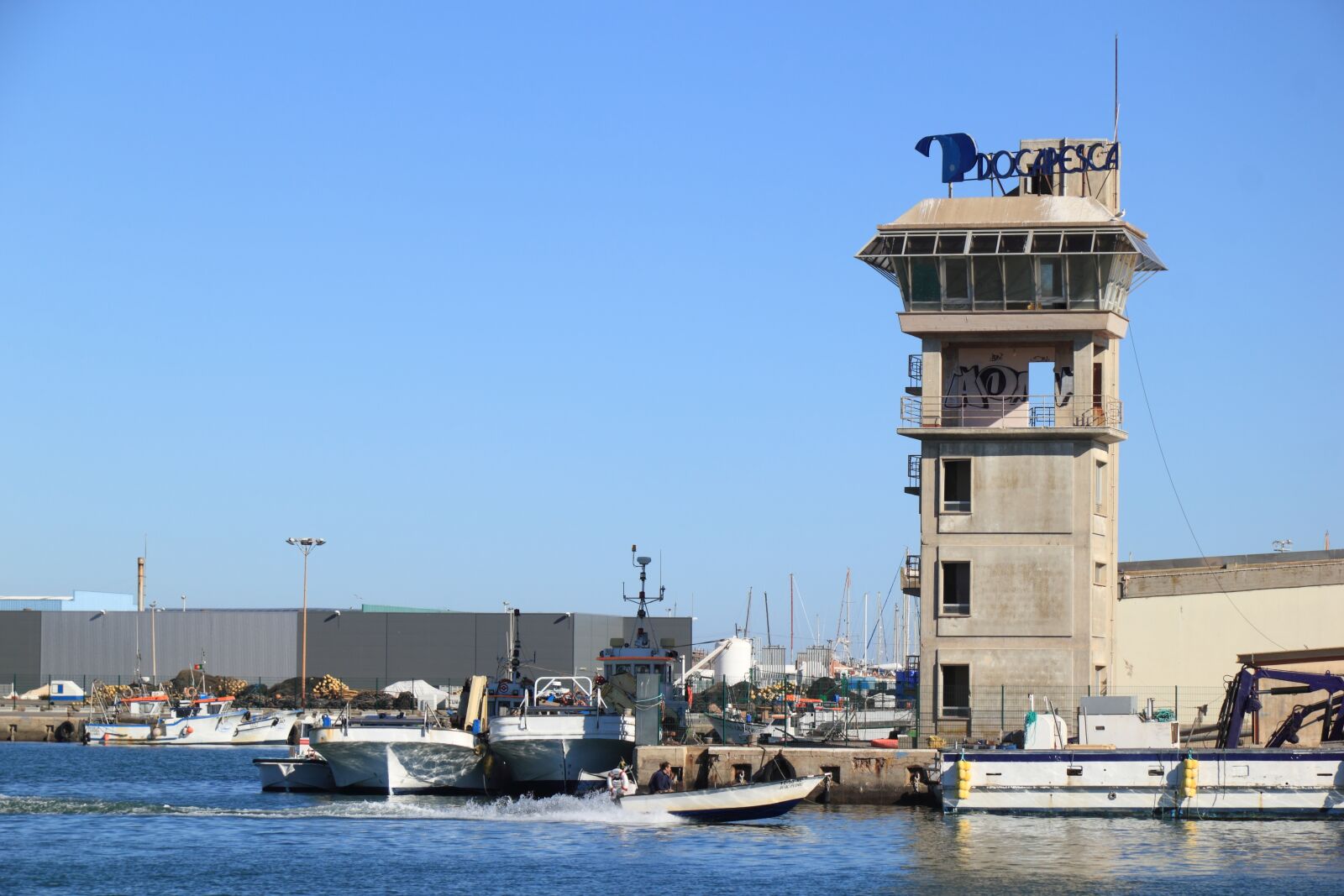 Canon EOS 550D (EOS Rebel T2i / EOS Kiss X4) sample photo. Portugal, olhao, harbor photography