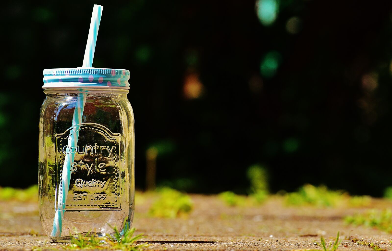 Nikon D3200 sample photo. Trinkglas summer, color, straw photography