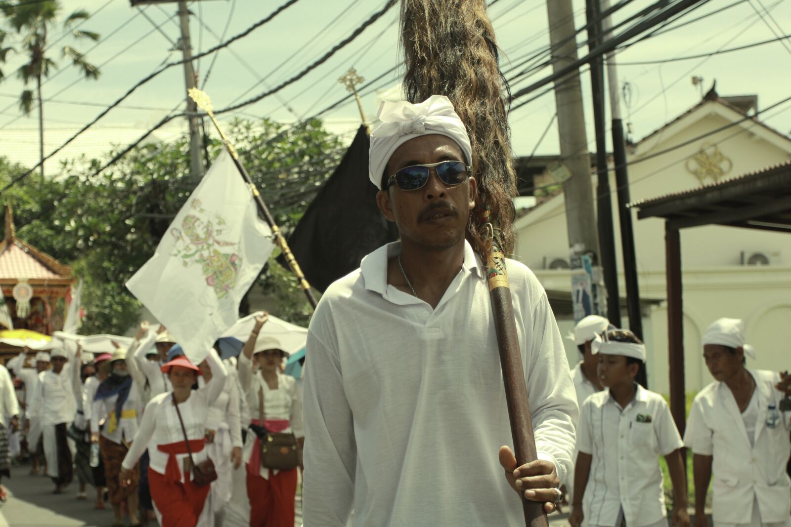 Canon EOS 60D + Canon EF 17-40mm F4L USM sample photo. Balinese, ceremonial, bali photography