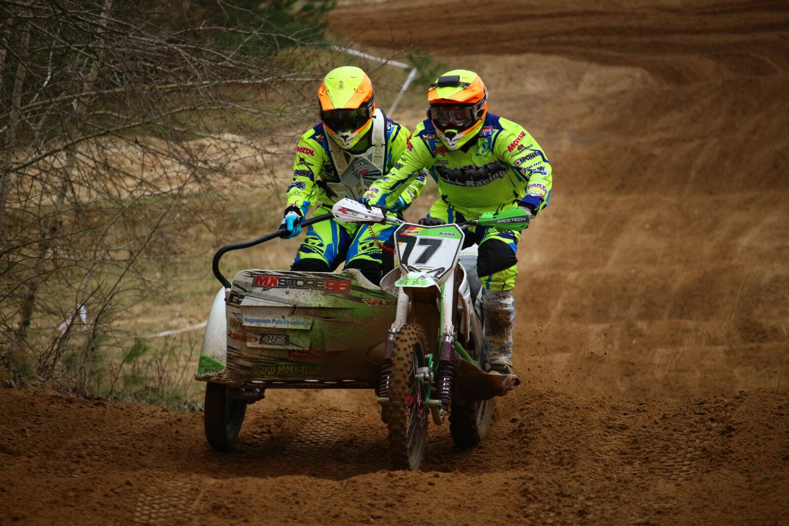 Canon EOS 100D (EOS Rebel SL1 / EOS Kiss X7) sample photo. Sidecar, motorcycle, race photography