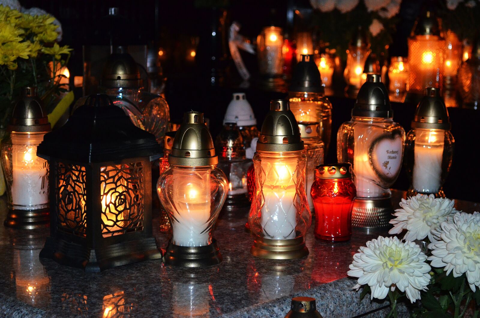 Nikon D5100 sample photo. Candle, the tomb of photography