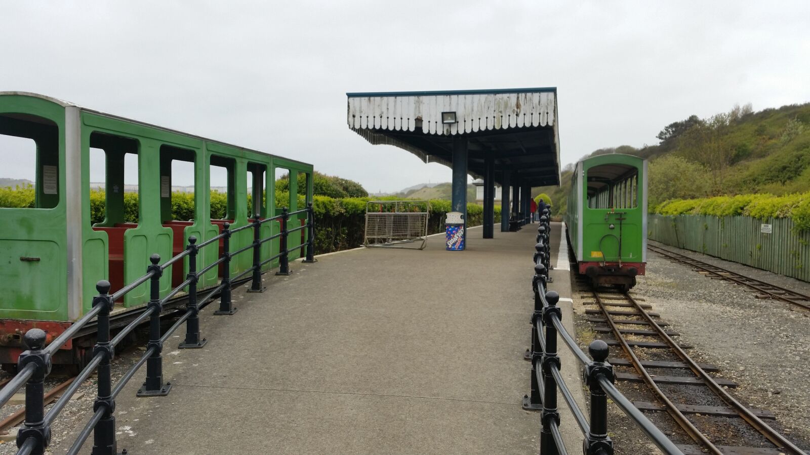 Samsung Galaxy S5 sample photo. Miniature railway, scarborough, station photography