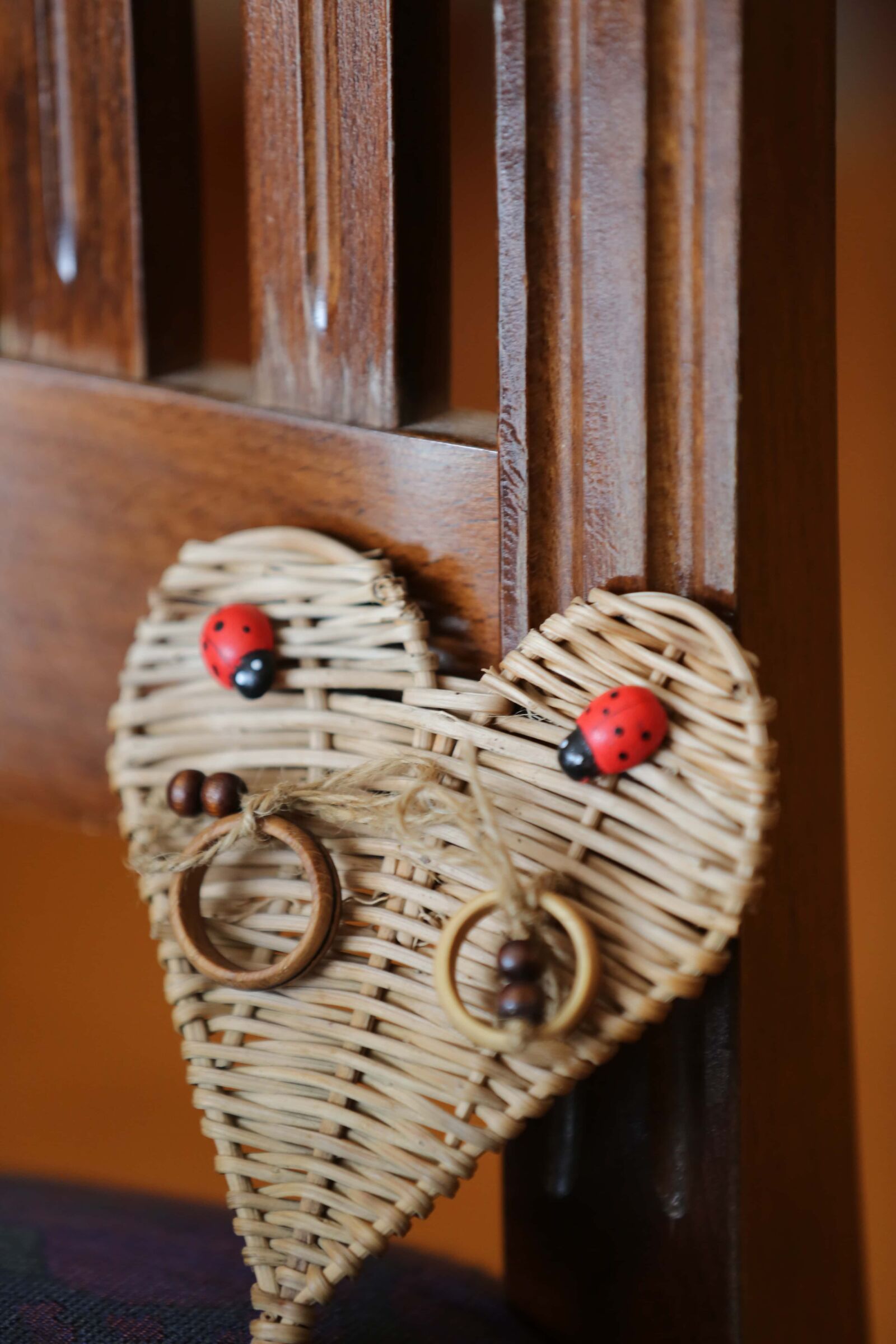 Canon EOS 5D Mark III sample photo. Handmade, heart, wooden, light photography