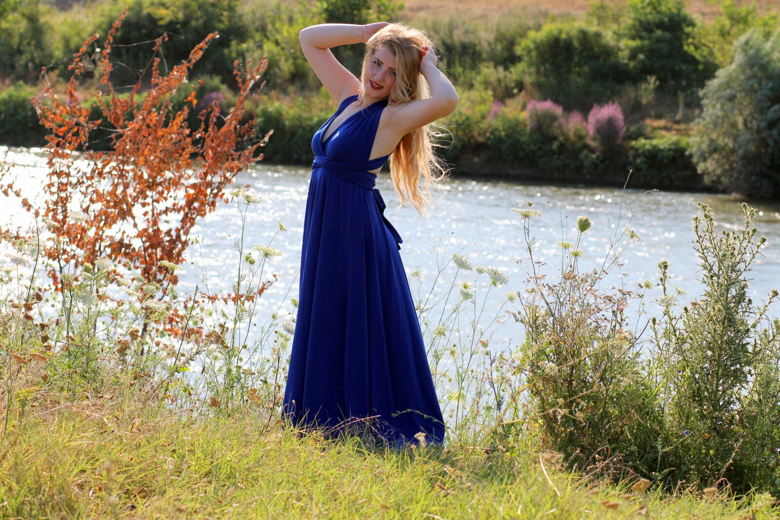 Canon EOS 700D (EOS Rebel T5i / EOS Kiss X7i) + Canon EF 85mm F1.8 USM sample photo. Girl, dress, blue photography