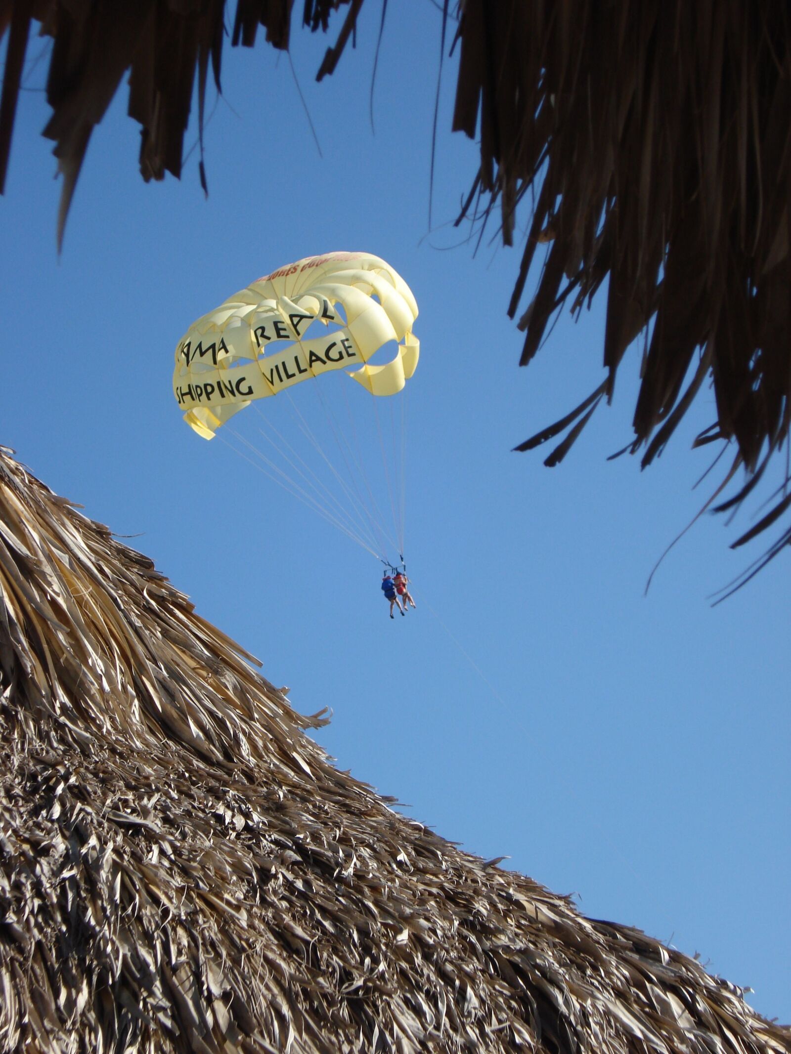 Sony DSC-W35 sample photo. Parachute, vacation, adventure photography