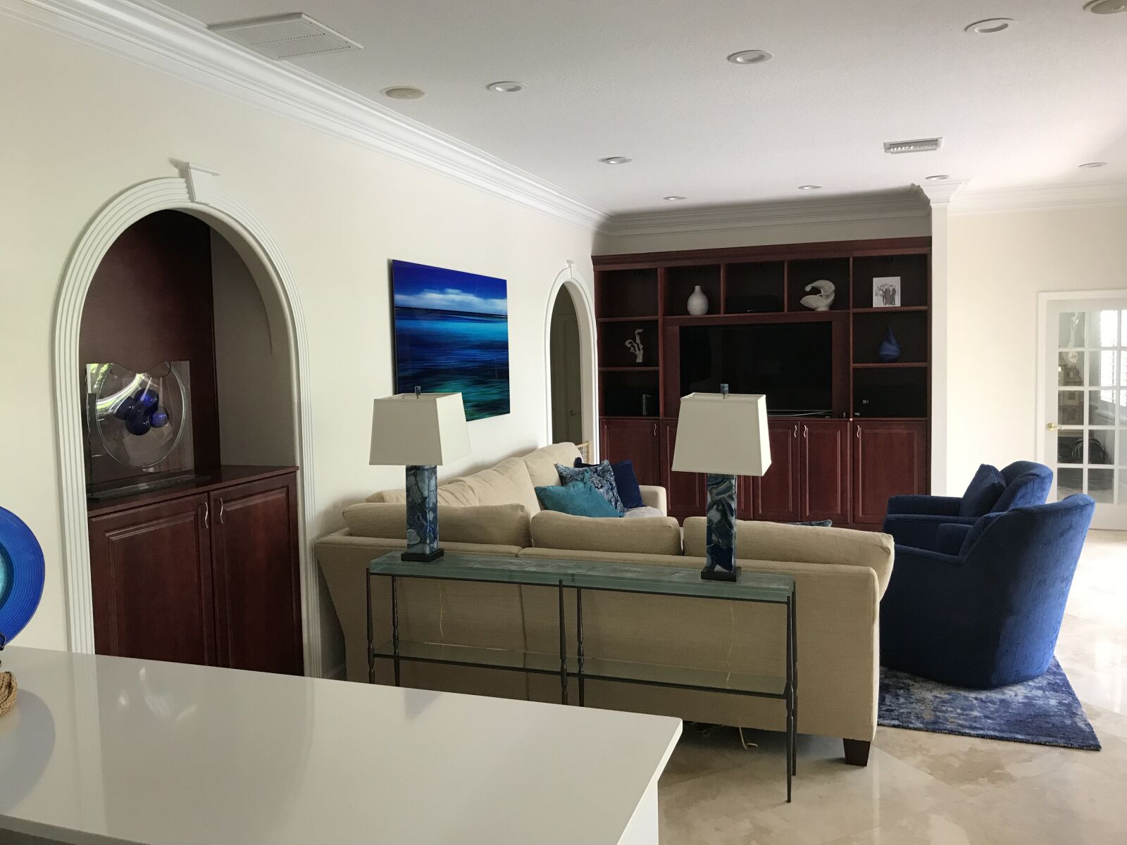 iPhone 7 back camera 3.99mm f/1.8 sample photo. Room, drawing room, villa photography