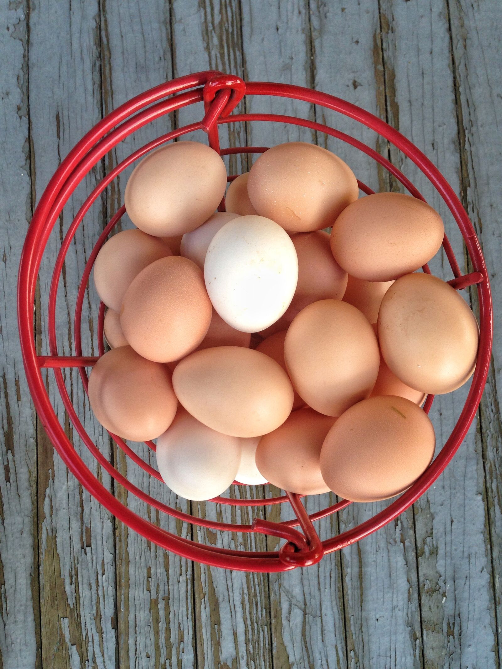 iPhone 5c back camera 4.12mm f/2.4 sample photo. Eggs, basket, wood photography