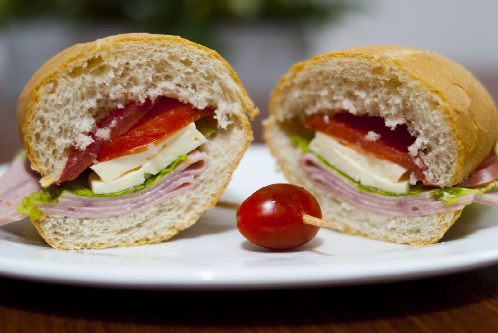 Nikon D60 sample photo. Cuban, bread, food photography