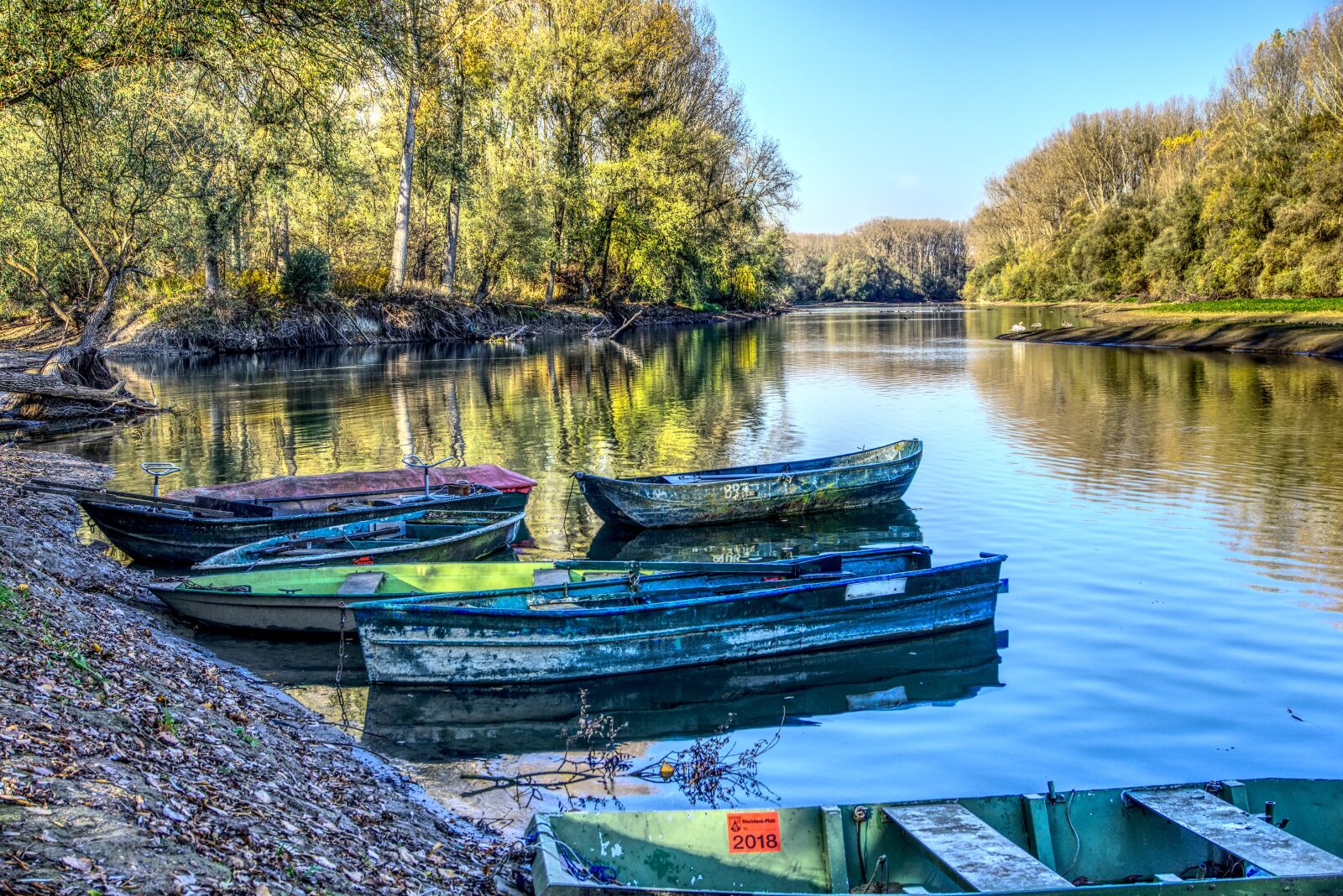 Sony a6000 sample photo. Boat, investors, applied photography