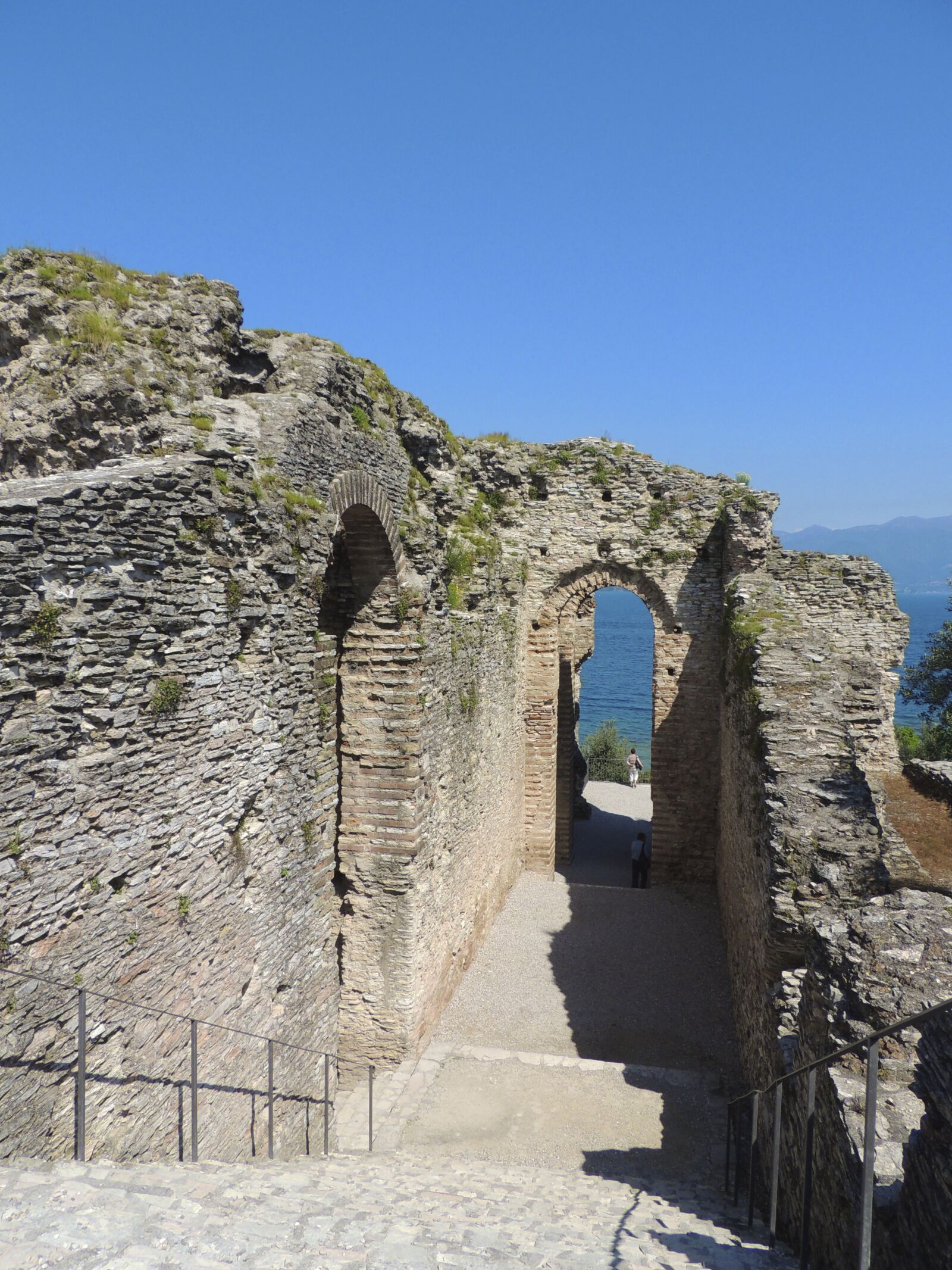 Nikon Coolpix P510 sample photo. Ruin, arch, lake photography