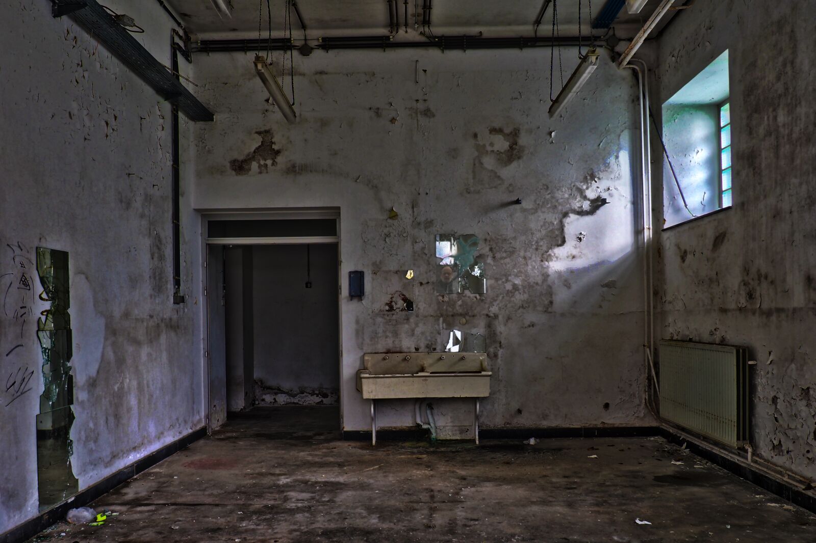 Olympus OM-D E-M10 sample photo. Architecture, house, abandoned photography