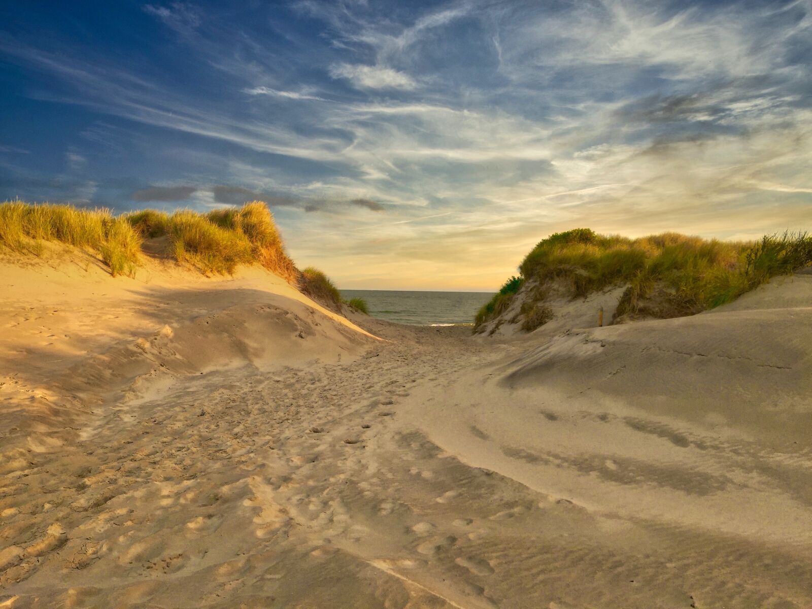 iPhone 6 back camera 4.15mm f/2.2 sample photo. Sand dunes, island, beach photography