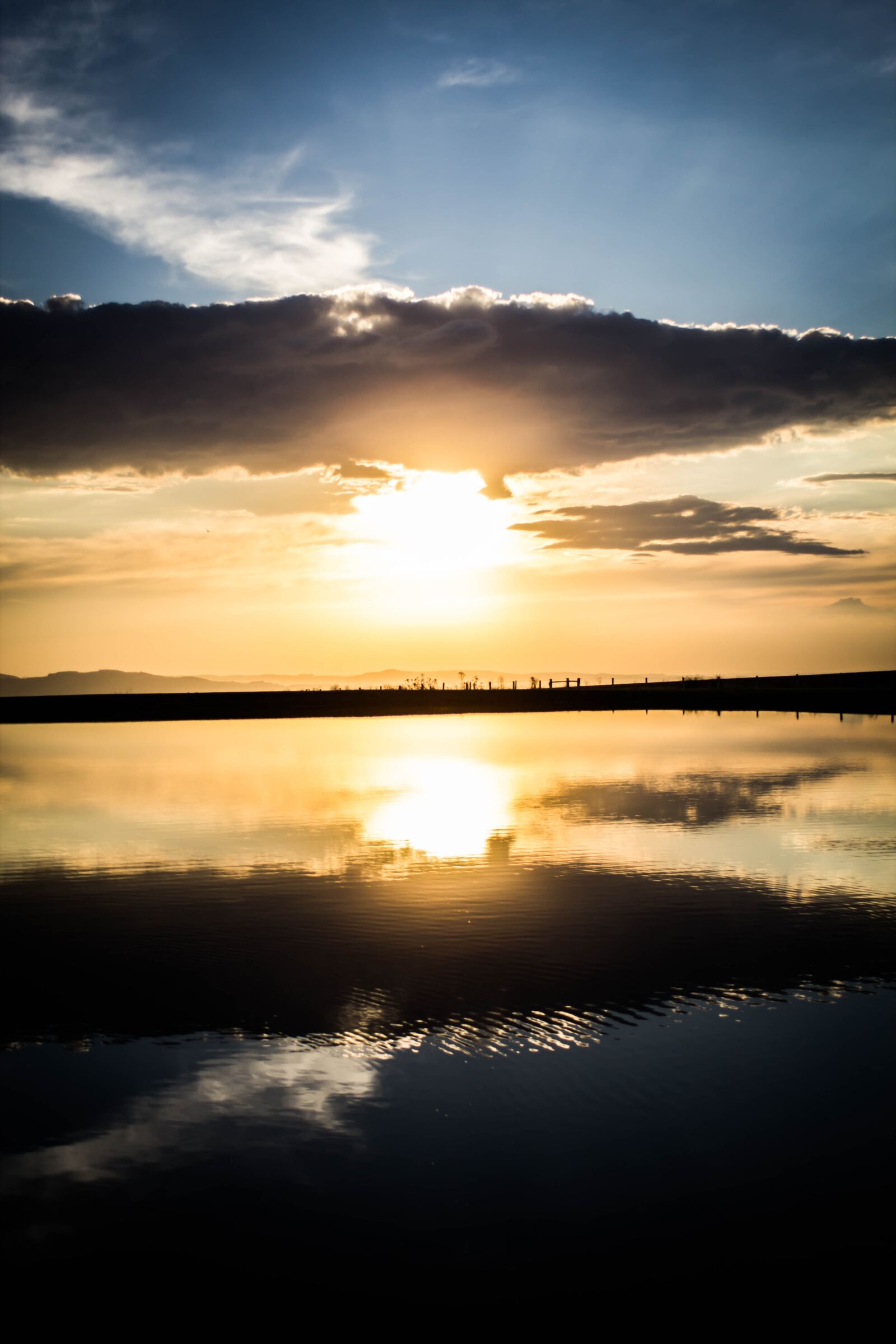 Canon EOS 600D (Rebel EOS T3i / EOS Kiss X5) + Canon EF 28-80mm f/3.5-5.6 sample photo. Sunset, lake, pond photography