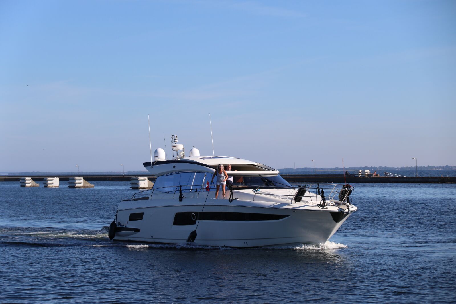 Canon EOS 7D Mark II + Canon EF-S 15-85mm F3.5-5.6 IS USM sample photo. Boat, sea, motor boat photography