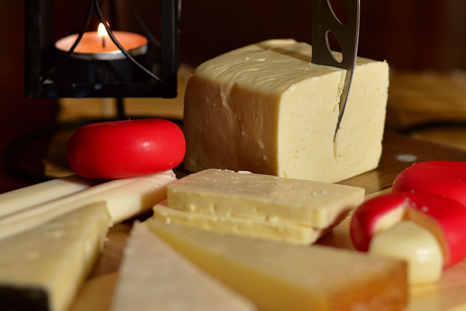 Nikon D3200 sample photo. Cheese, table, restaurant photography