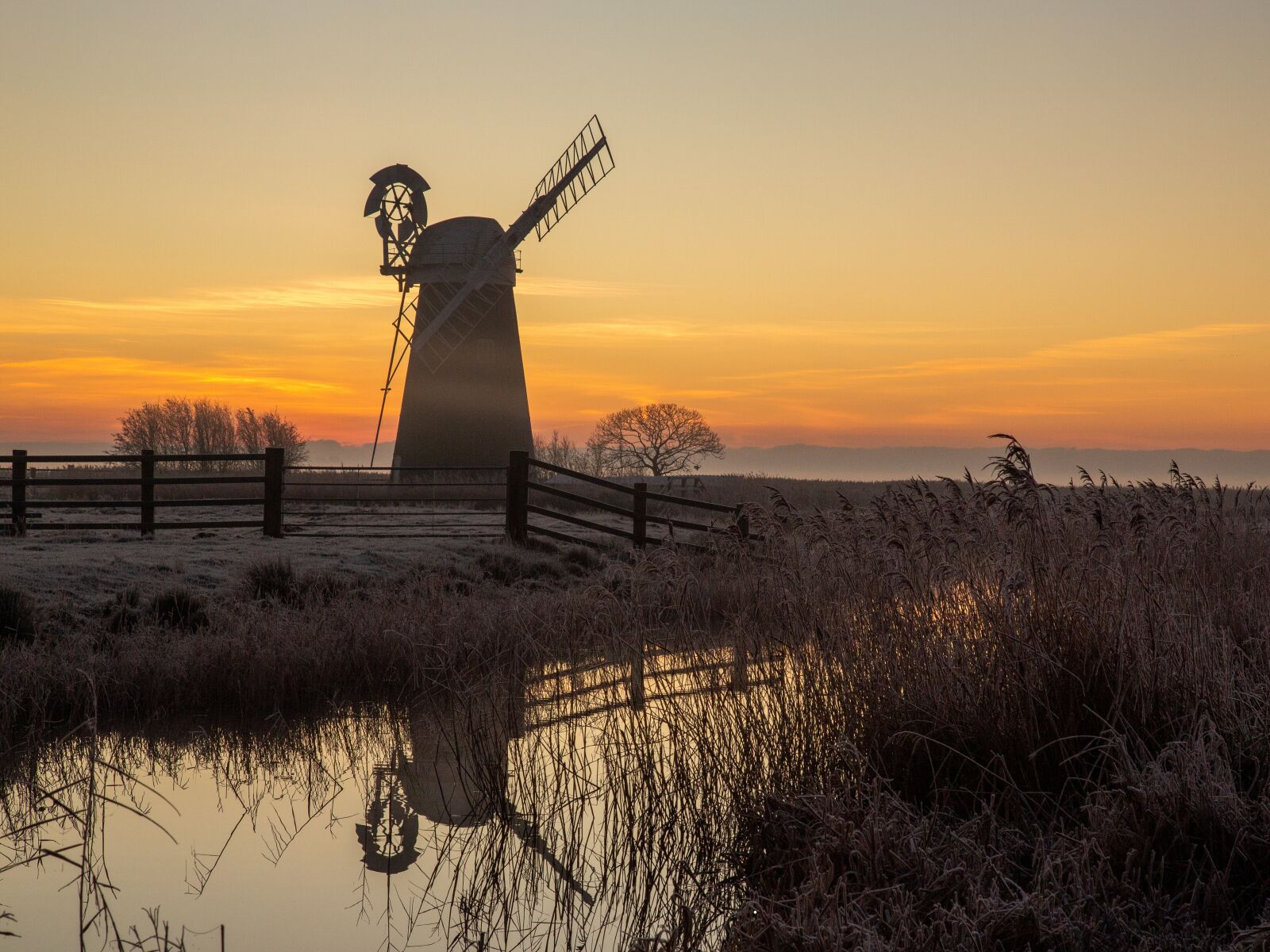 Canon EF 24-105mm F4L IS USM sample photo. Muttons mill, halvergate, windmill photography