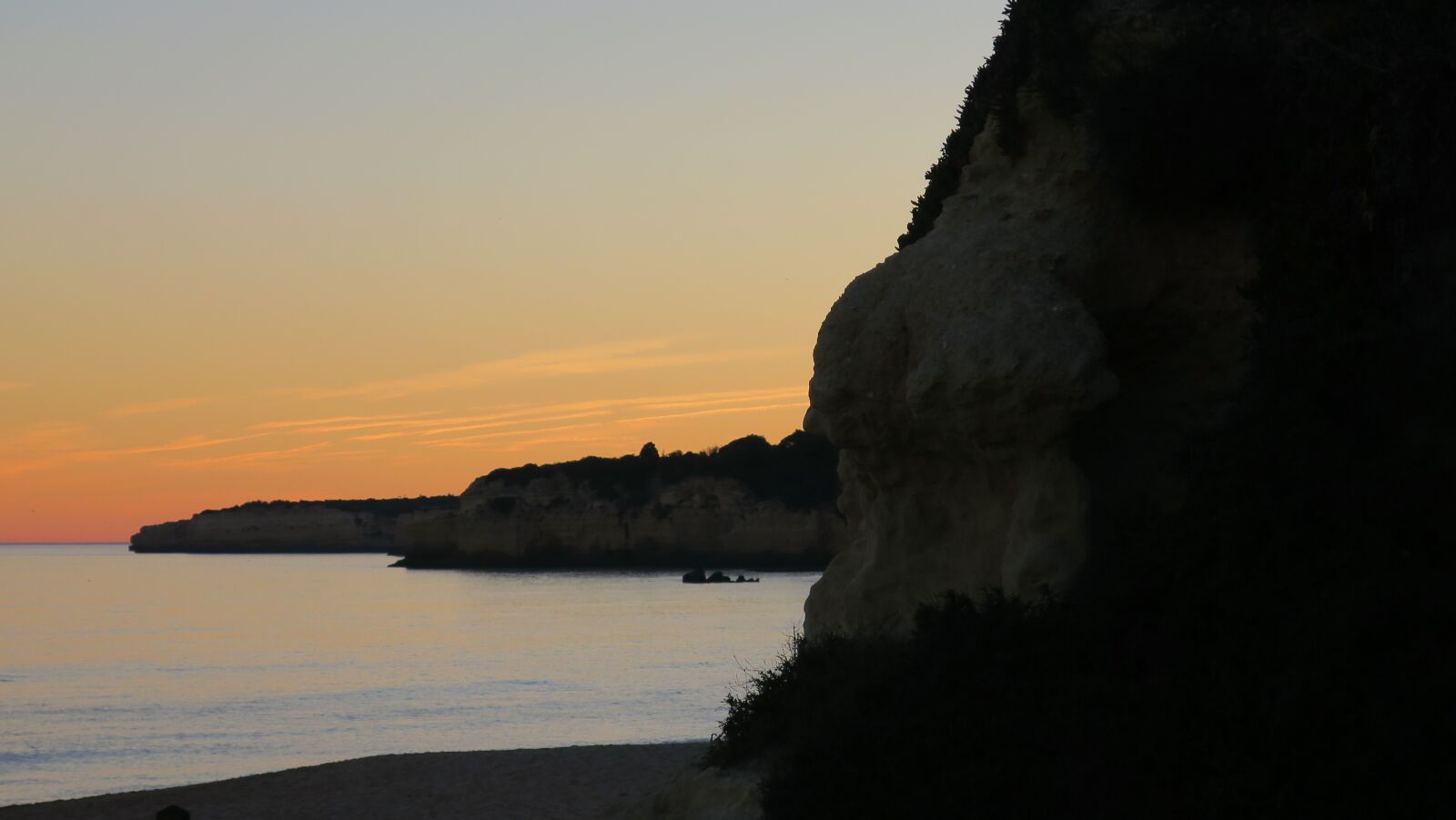 Canon PowerShot G9 X sample photo. Sunset, beach, cliffs photography