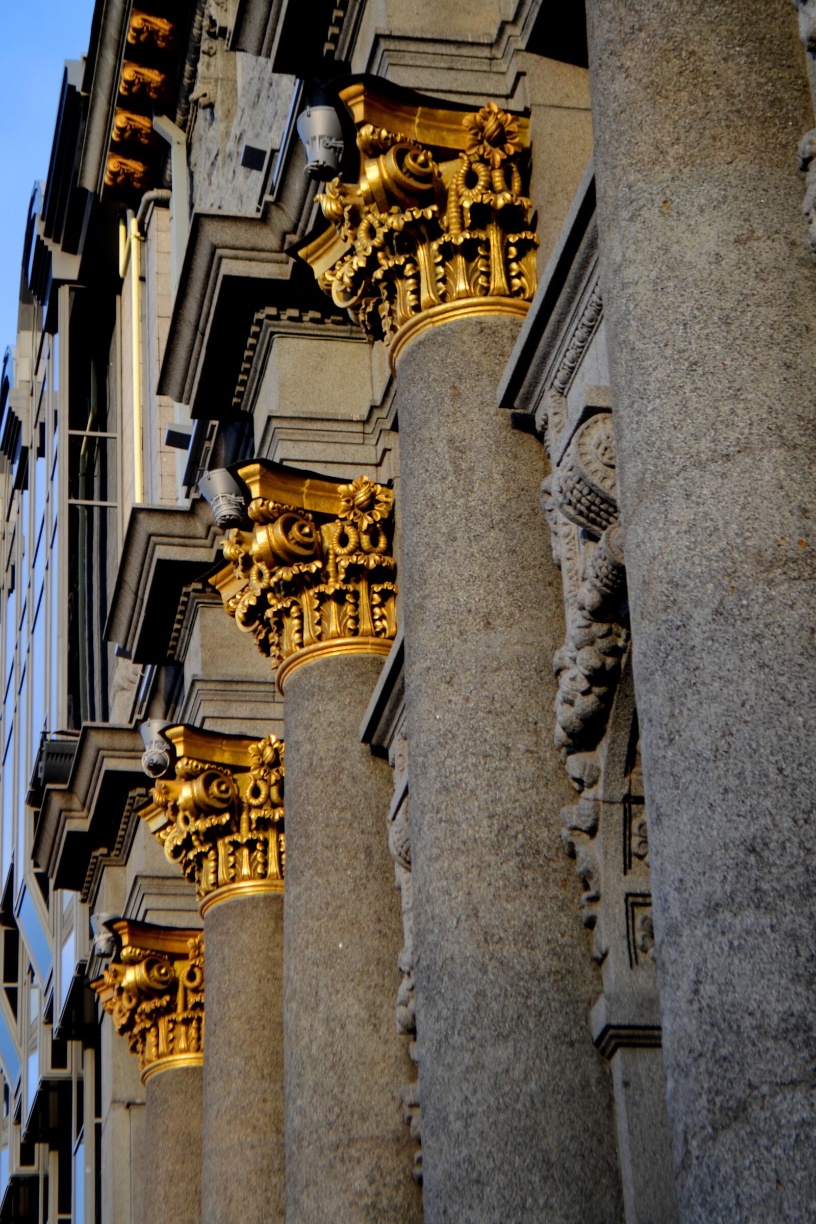 Nikon D3100 sample photo. Peter, columns, small caps photography