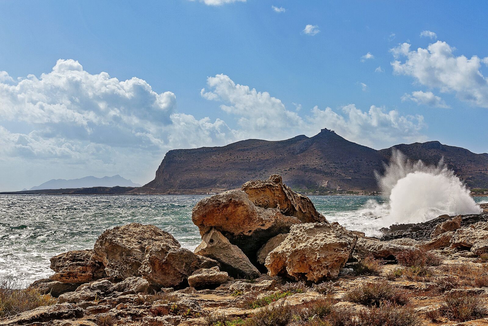 Canon EOS 1000D (EOS Digital Rebel XS / EOS Kiss F) sample photo. Favignana, island, sea photography