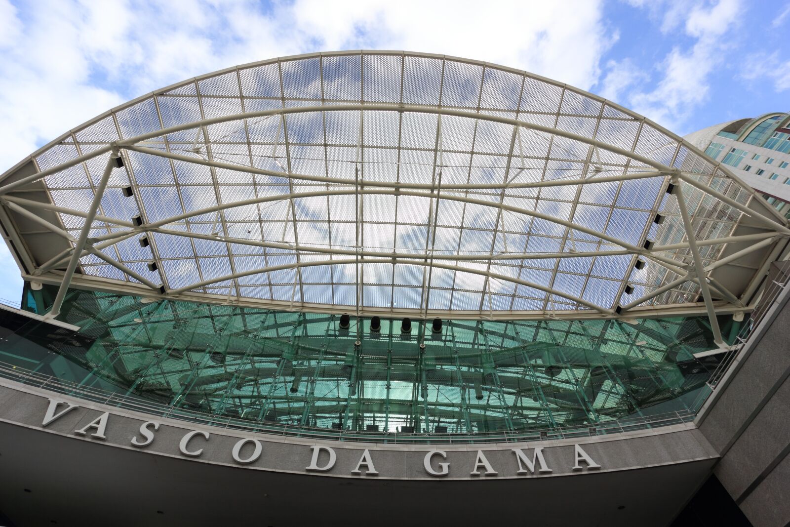 Canon EOS 550D (EOS Rebel T2i / EOS Kiss X4) sample photo. Portugal, lisbon, shopping photography