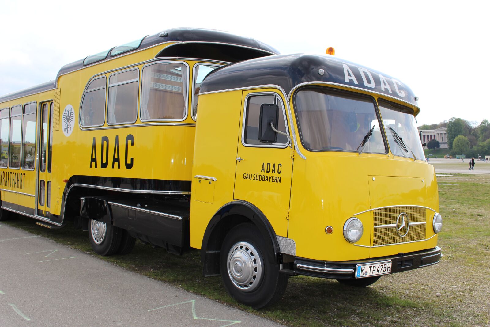 Canon EOS 700D (EOS Rebel T5i / EOS Kiss X7i) sample photo. Adac, automobile club, oldtimer photography