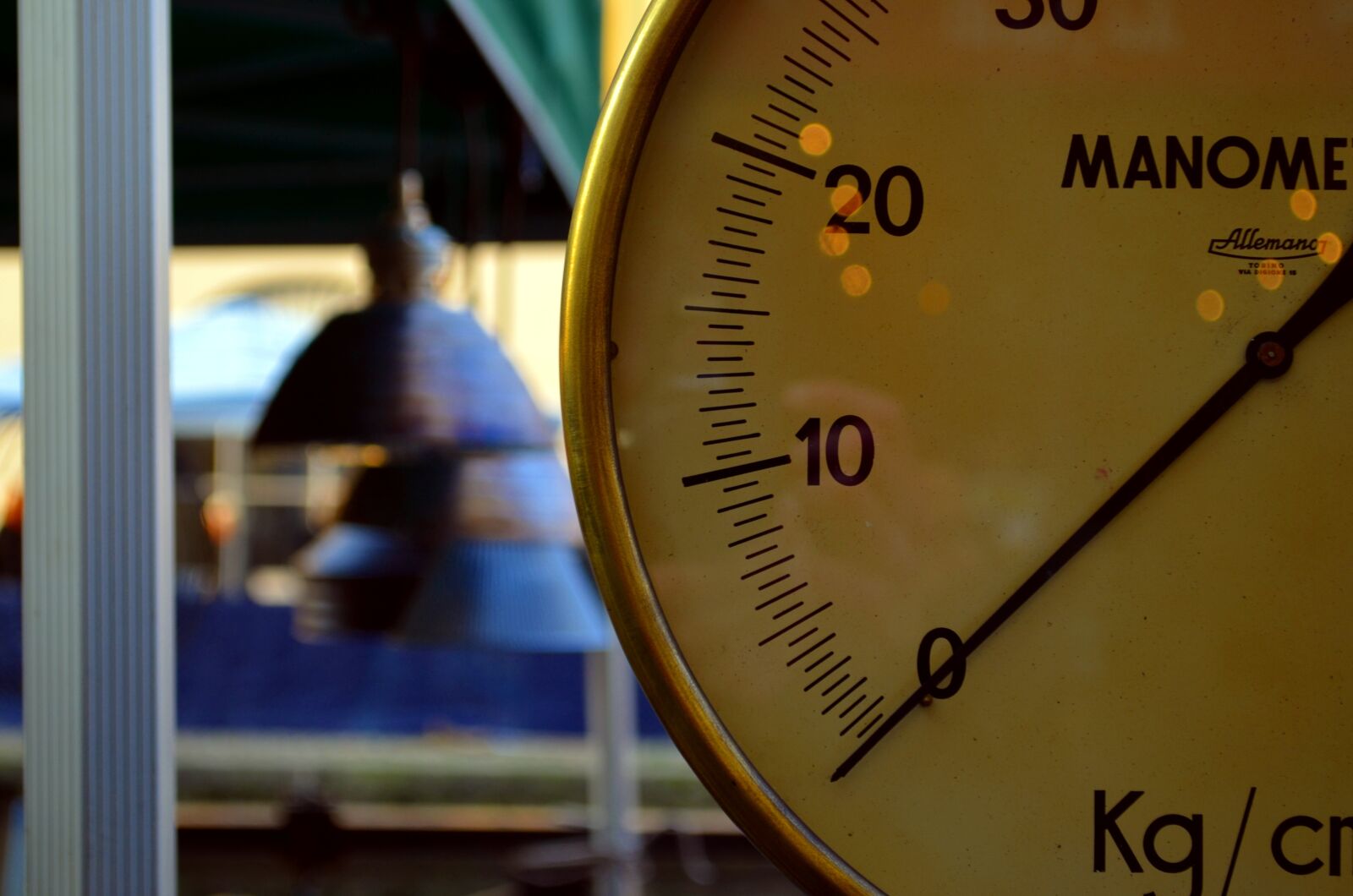 Nikon D5100 sample photo. Manometer, hand, dial photography