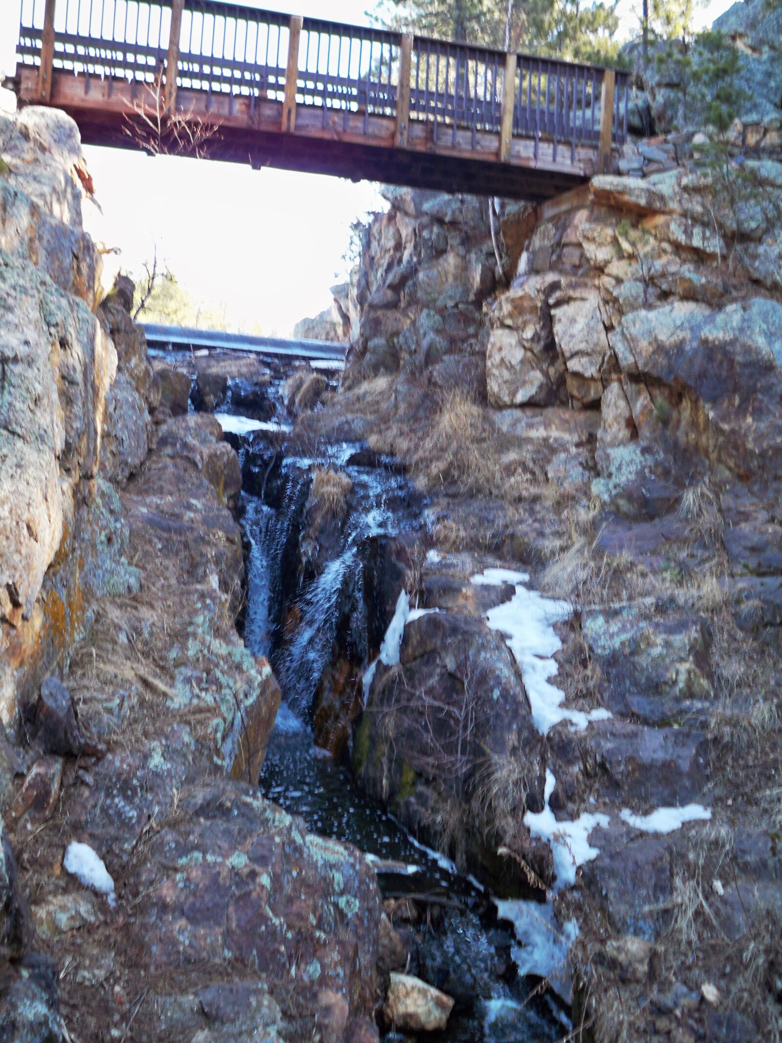 Kodak EASYSHARE M1093 IS DIGITAL CAMERA sample photo. Frozen, river photography
