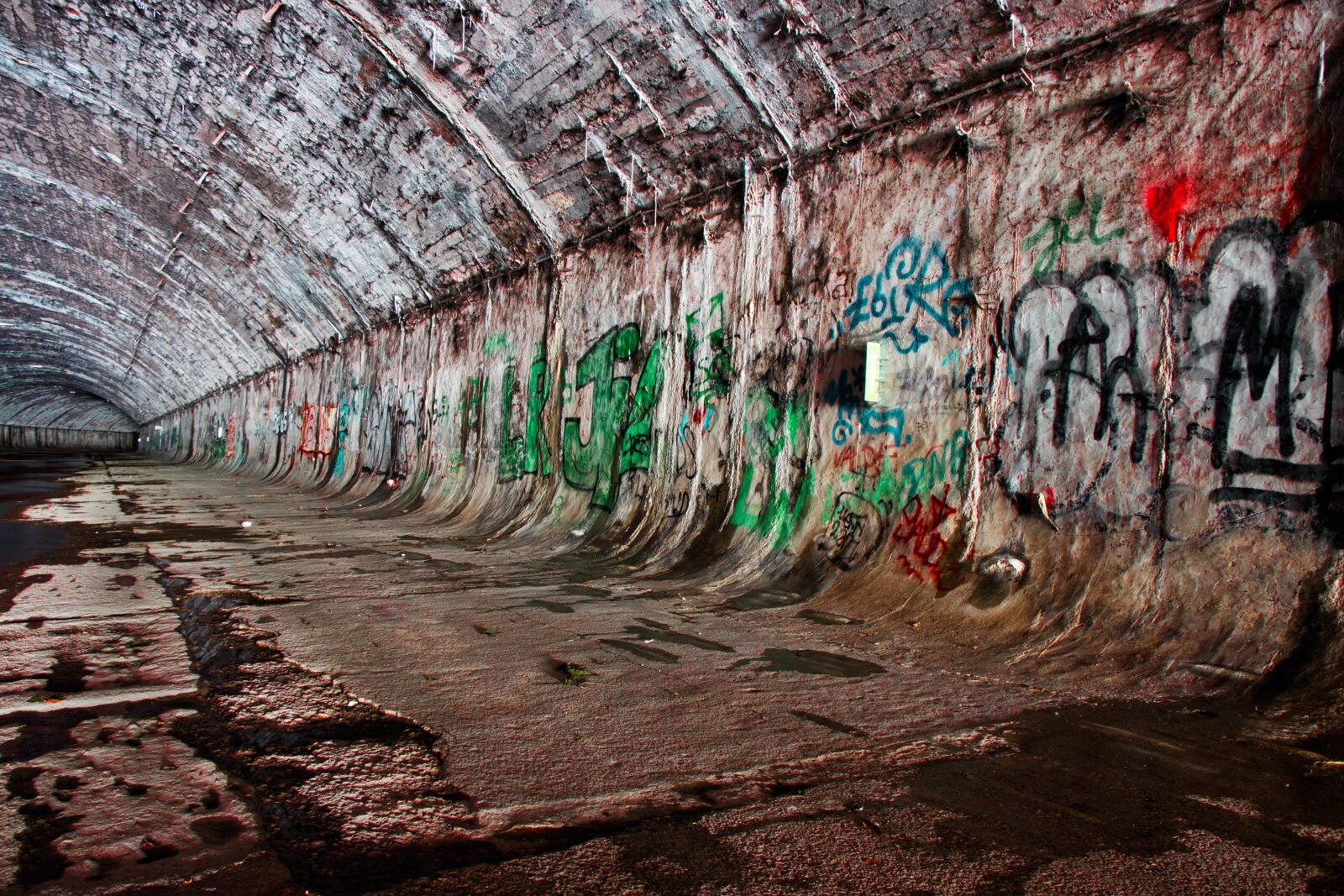 Canon EOS 80D sample photo. Underground, water, city photography